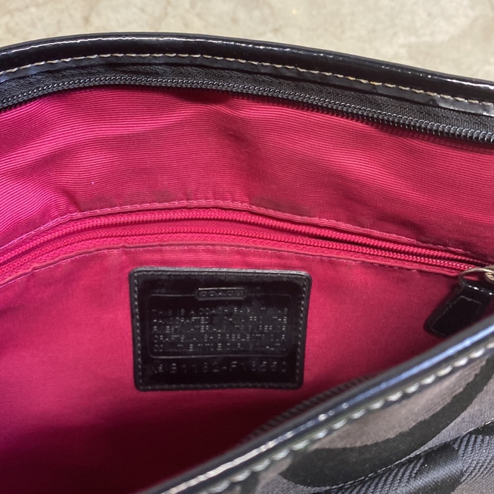 Coach Black Signature Logo Handbag - Picture 5 of 9